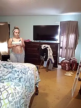 JuicyExxxperience's cam snapshot