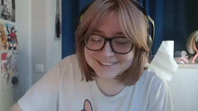 LolaWEI's cam snapshot