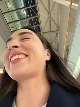 Holly_Play's cam snapshot