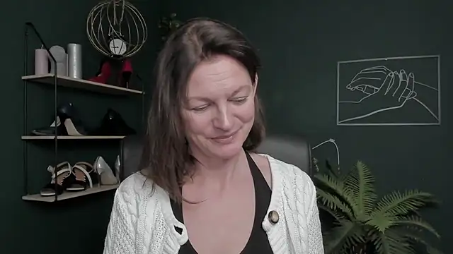 VivianWILD's cam snapshot