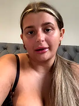 Goldiebaby's cam snapshot