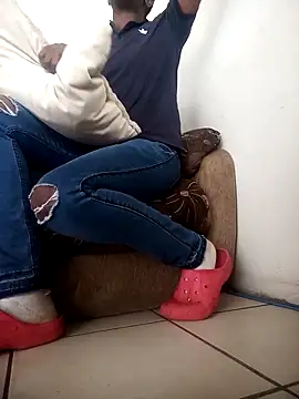 sluttylaura21's cam snapshot