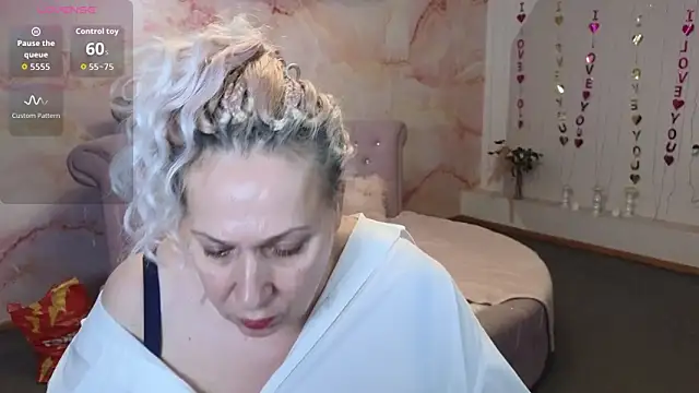 Penelope_Pinky's cam snapshot