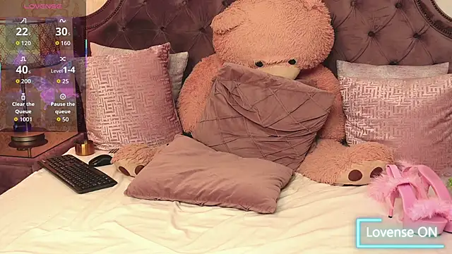 JaneDevine's cam snapshot