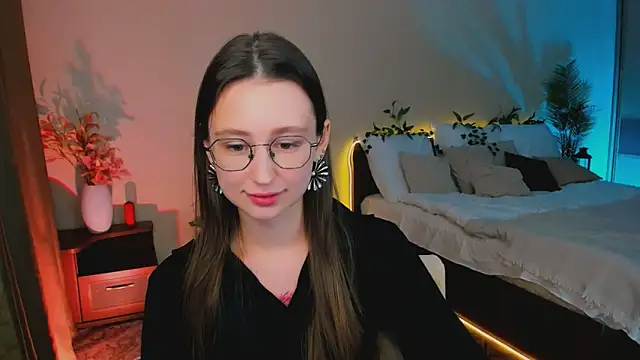 YourLovellyStory's cam snapshot