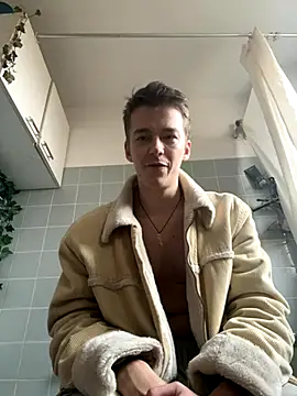 Toyjungee's cam snapshot