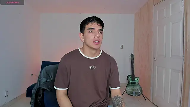 Ares_Johnson's cam snapshot