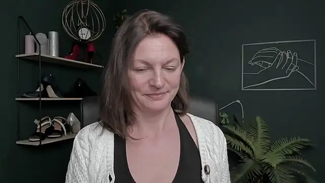 VivianWILD's cam snapshot