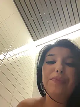 Tisha_Busty live sex cam