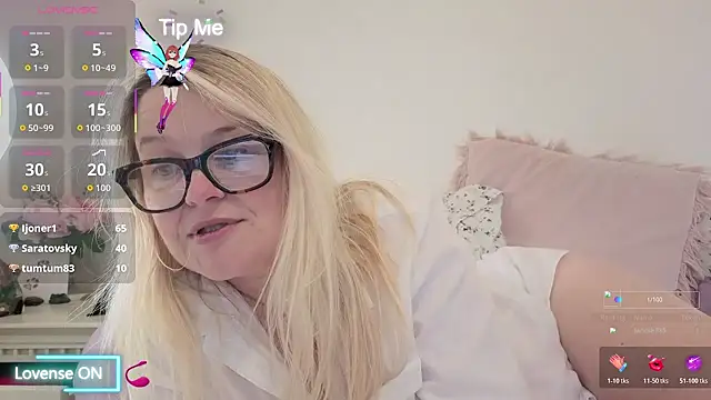 SuzieSub's cam snapshot