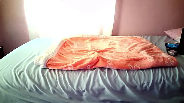 PiscesKitty's cam snapshot