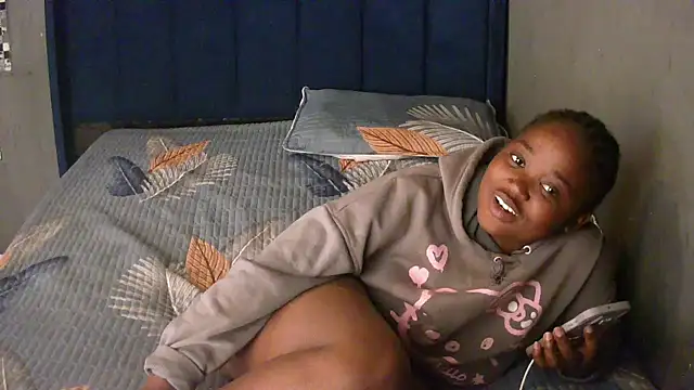 HOTMADDIE02's cam snapshot