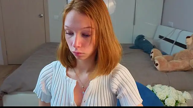 LilyVoise's cam snapshot