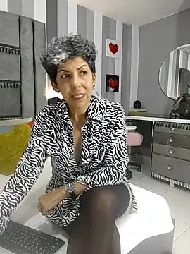 Julianewell live sex cam