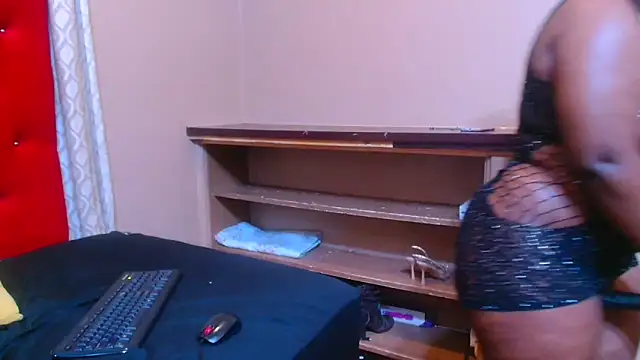 sexychocolatbox10's cam snapshot