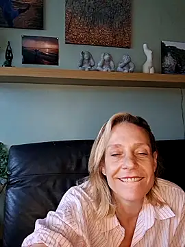 LittleSexyT's cam snapshot