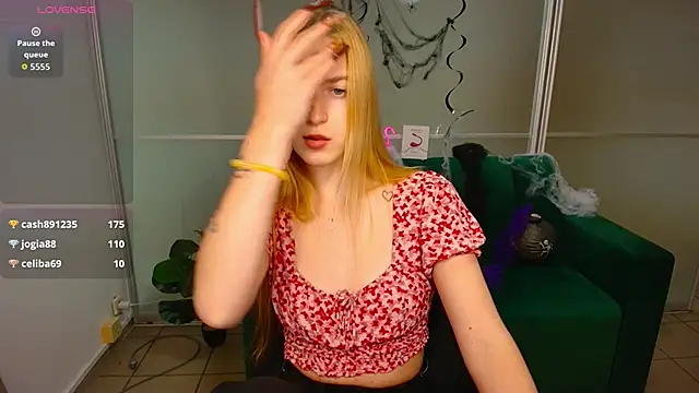 MirandaMayers's cam snapshot