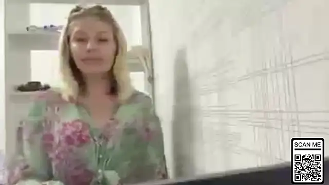 Blondie_xoxoxo's cam snapshot