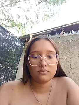 young_dairy01's cam snapshot