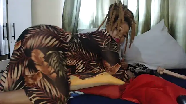 Foxybrownxx1's cam snapshot