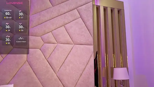 Leiaa_'s Stripchat show and profile