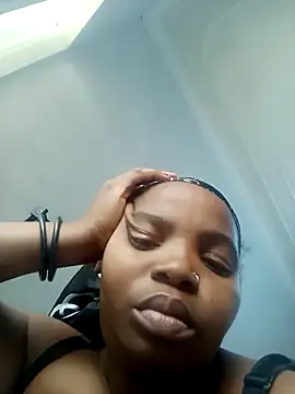 ShySexyBaddiexx's cam snapshot