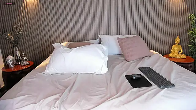 CloeHarp's cam snapshot