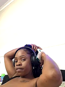 LuciousLips96's cam snapshot