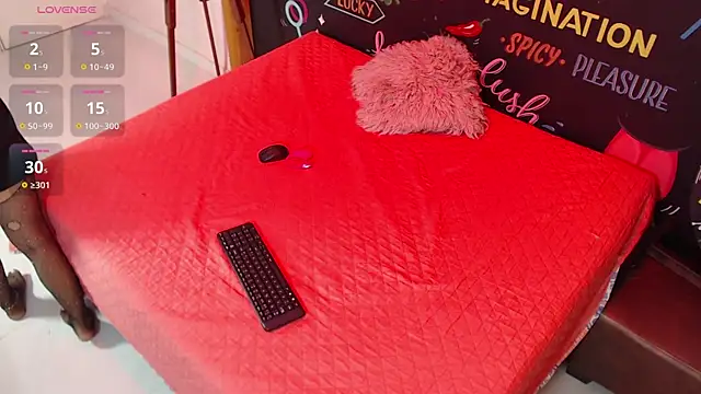 Lola_Pierce's cam snapshot