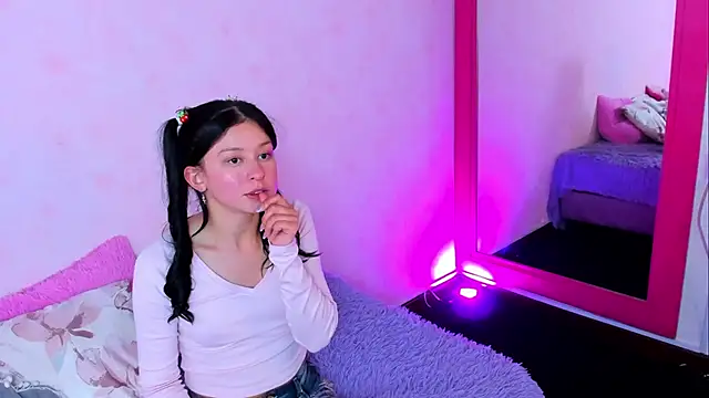 DyanaMoon22's cam snapshot