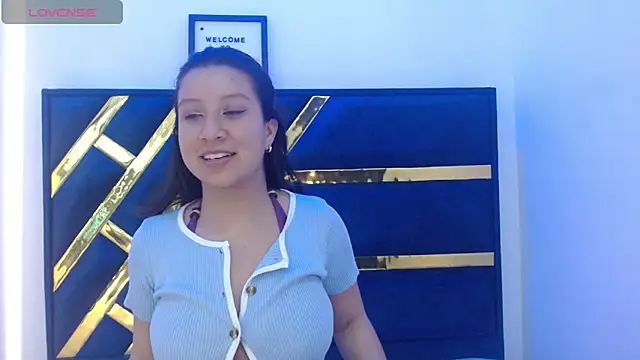 Chloe-love_'s cam snapshot