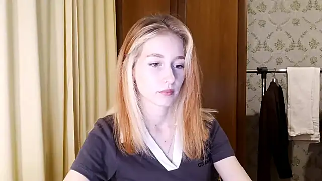 LisaKacitaa's cam snapshot