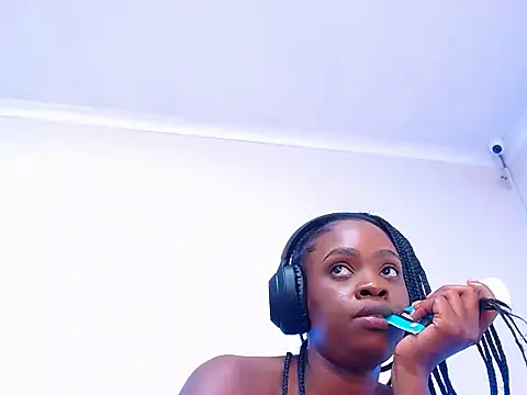 LuciousLips96 live sex cam
