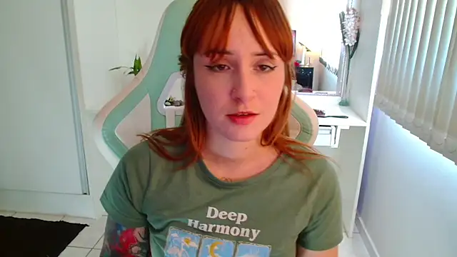 Ahrya_'s cam snapshot