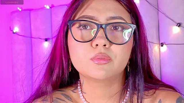 alaia-rogers live sex cam