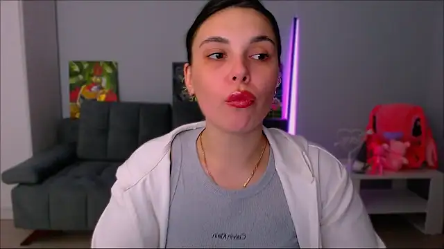 queenofthesense_'s web cam