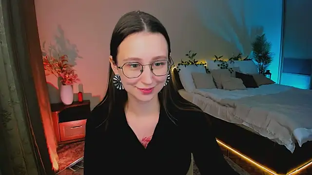 YourLovellyStory's cam snapshot