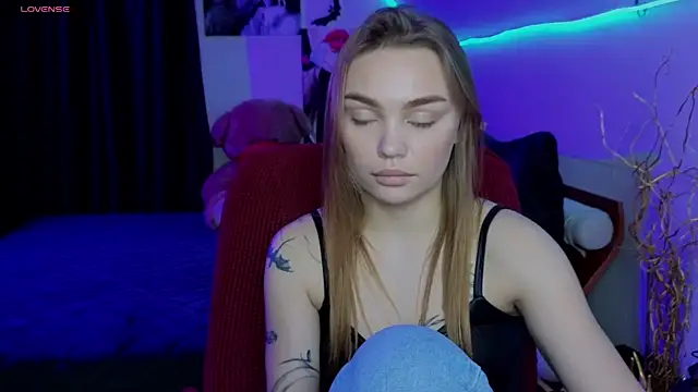 KitsyMoore's cam snapshot