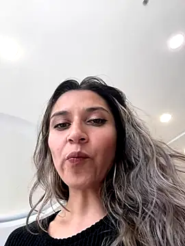 Isabella_Varella live sex cam