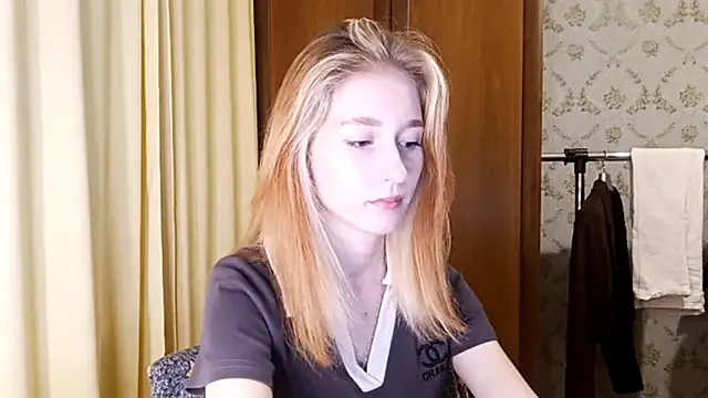 LisaKacitaa's cam snapshot