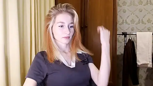 LisaKacitaa's cam snapshot