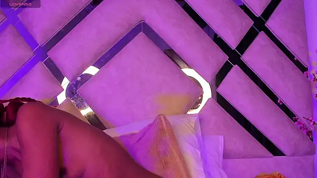 KiaraMoons's cam snapshot