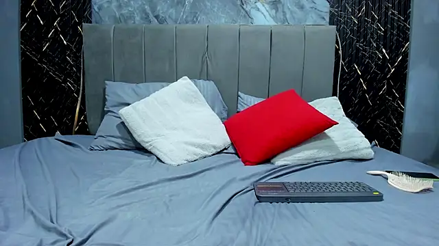 Saraa_Evaans's cam snapshot