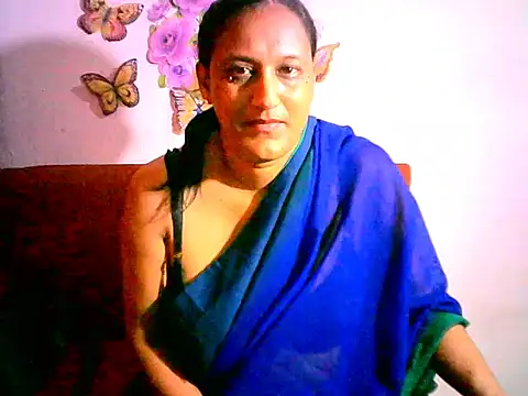 Indiansexyboobs18's cam snapshot