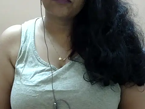 Chatwithsia's cam snapshot