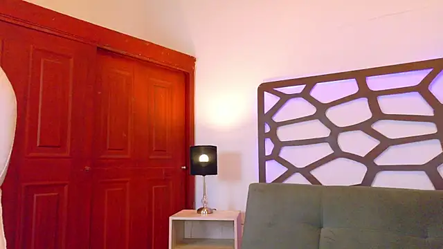 alice_rous21's cam snapshot