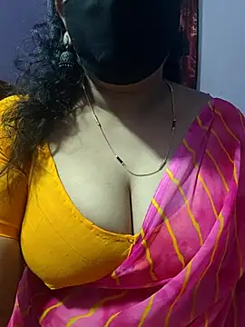 luci-queen's web cam