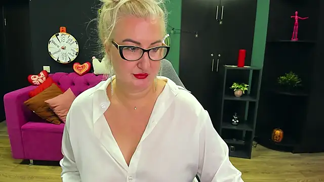 ChristyBrooks's cam snapshot