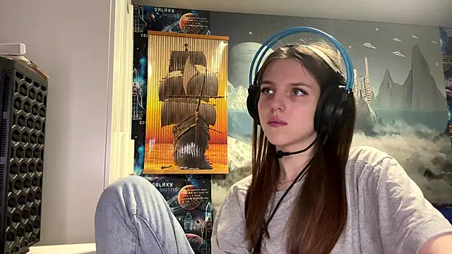 Elira_Breeze's cam snapshot