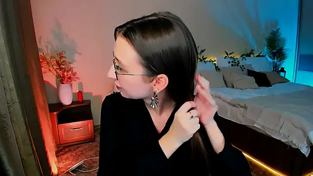 YourLovellyStory's cam snapshot